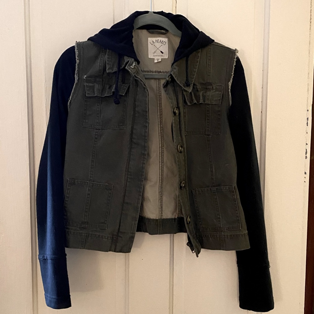 olive green jean jacket with black cotton sleeves